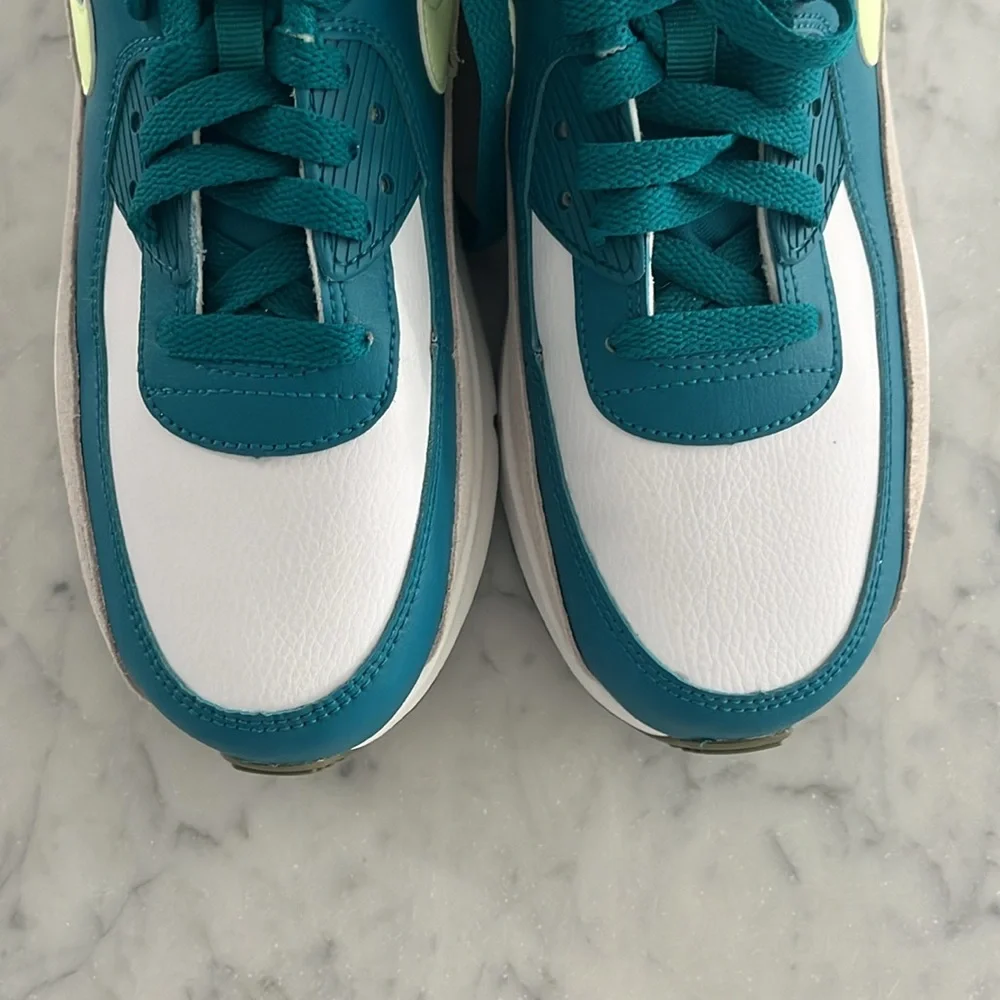 NIKE White & Green Air Max 90 Big Kids Sneakers - Picture 5 of 8